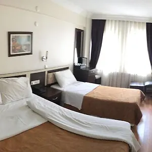 Отель Grand ***